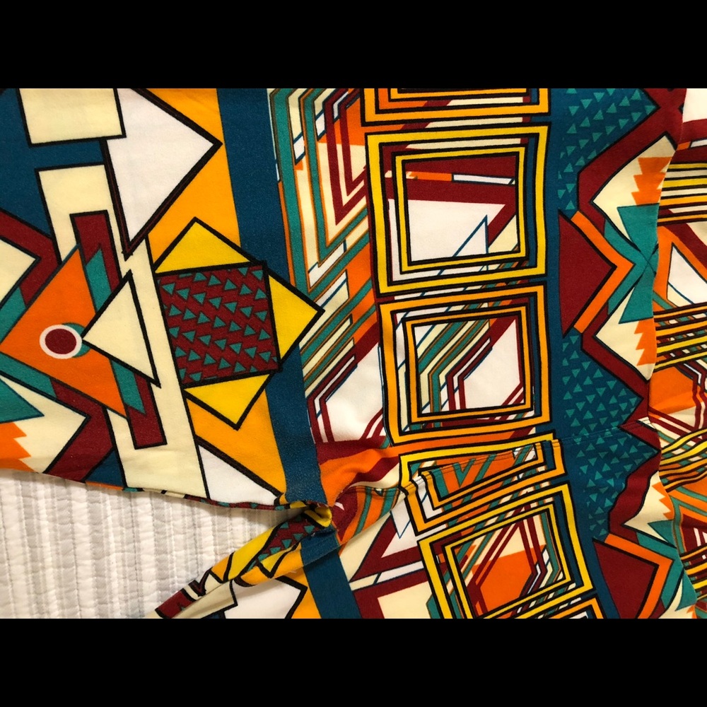 2/10$ LulaRoe Geometric Leggings TC